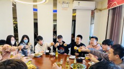 初冬微冷，但是我們的內心火熱~